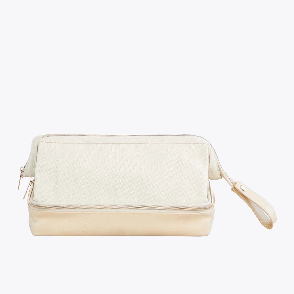 NWOT Beis the Dopp Kit in beige